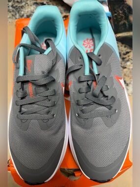 Nike 5.5y/7w star runner 3- new in box